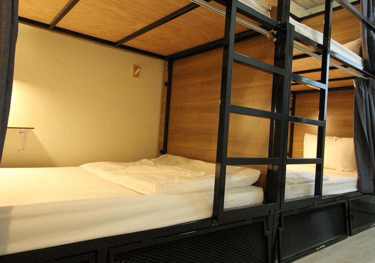 Chaiwat Hostel Bangkok Exteriör bild