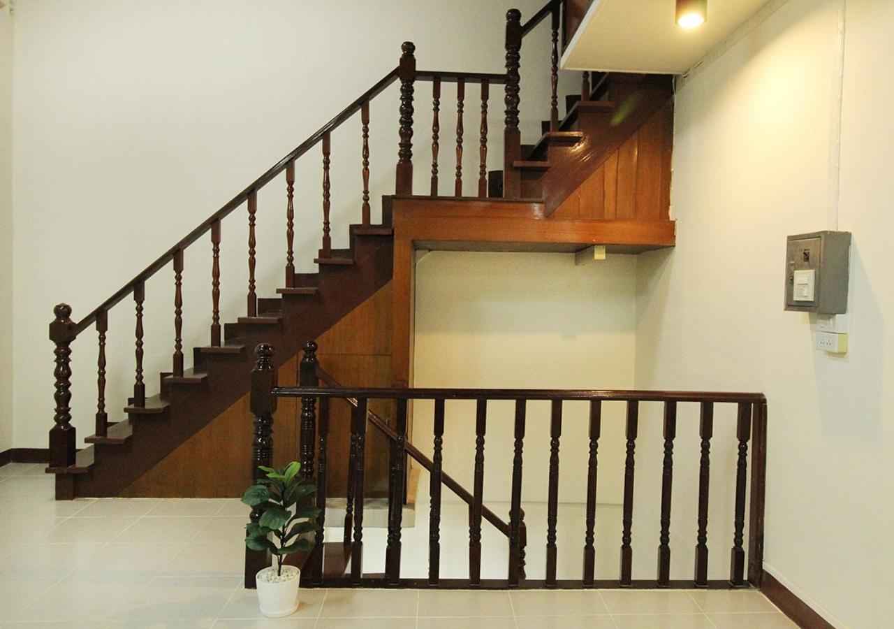Chaiwat Hostel Bangkok Exteriör bild