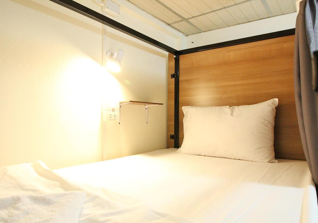 Chaiwat Hostel Bangkok Exteriör bild