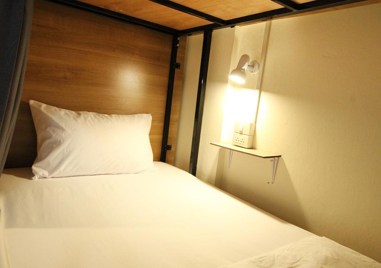 Chaiwat Hostel Bangkok Exteriör bild
