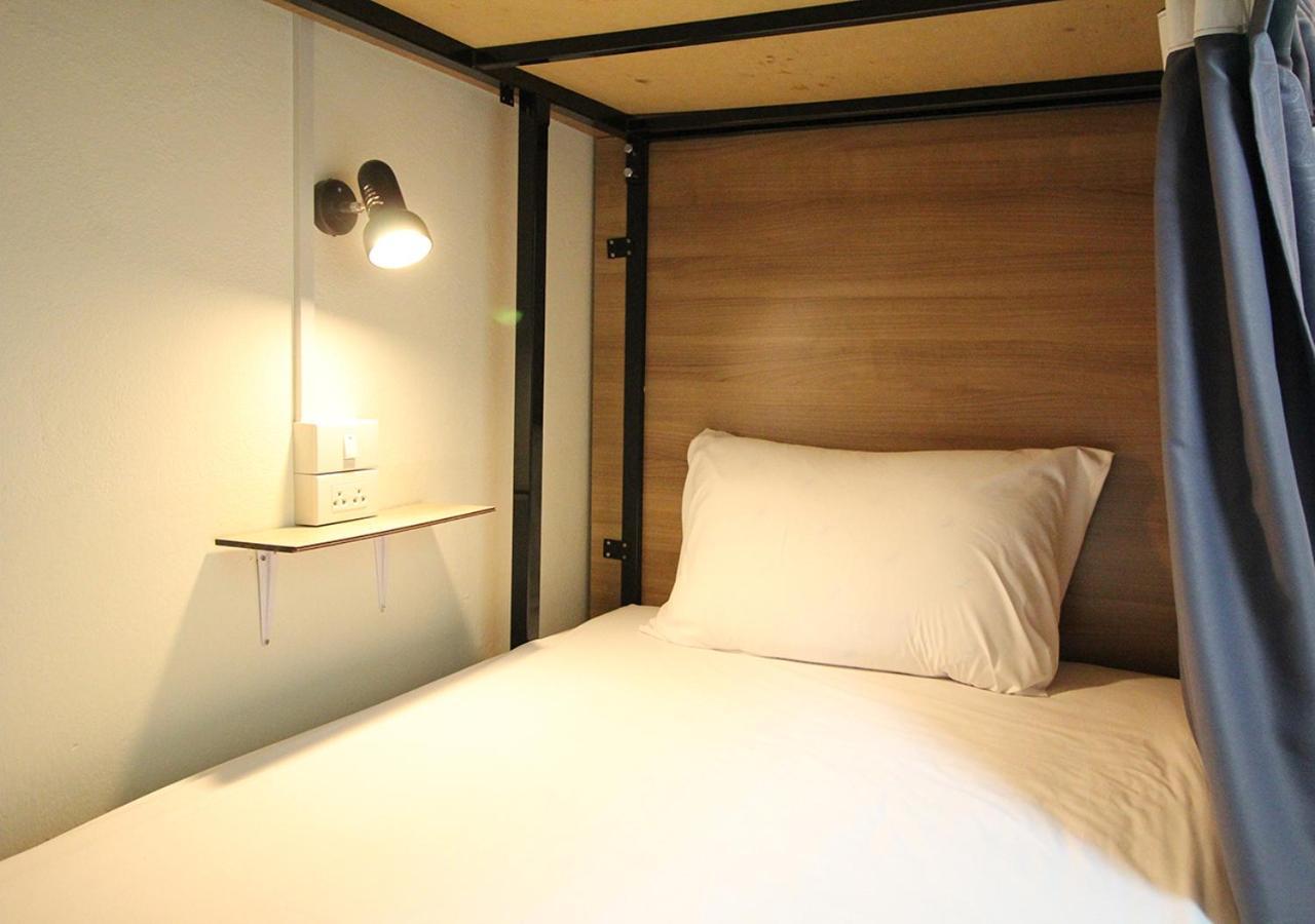 Chaiwat Hostel Bangkok Exteriör bild