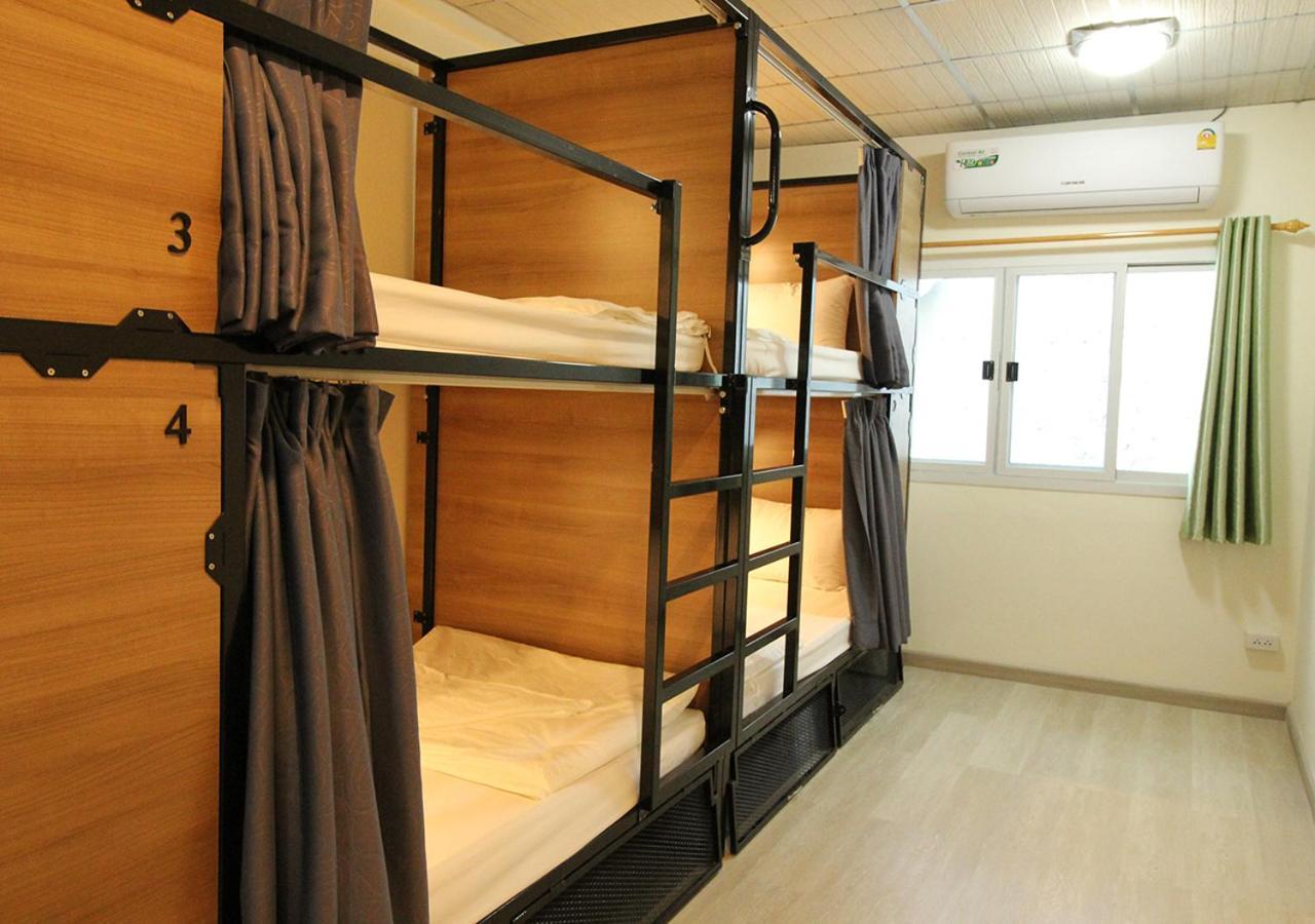 Chaiwat Hostel Bangkok Exteriör bild