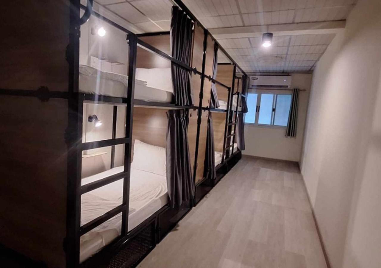 Chaiwat Hostel Bangkok Exteriör bild