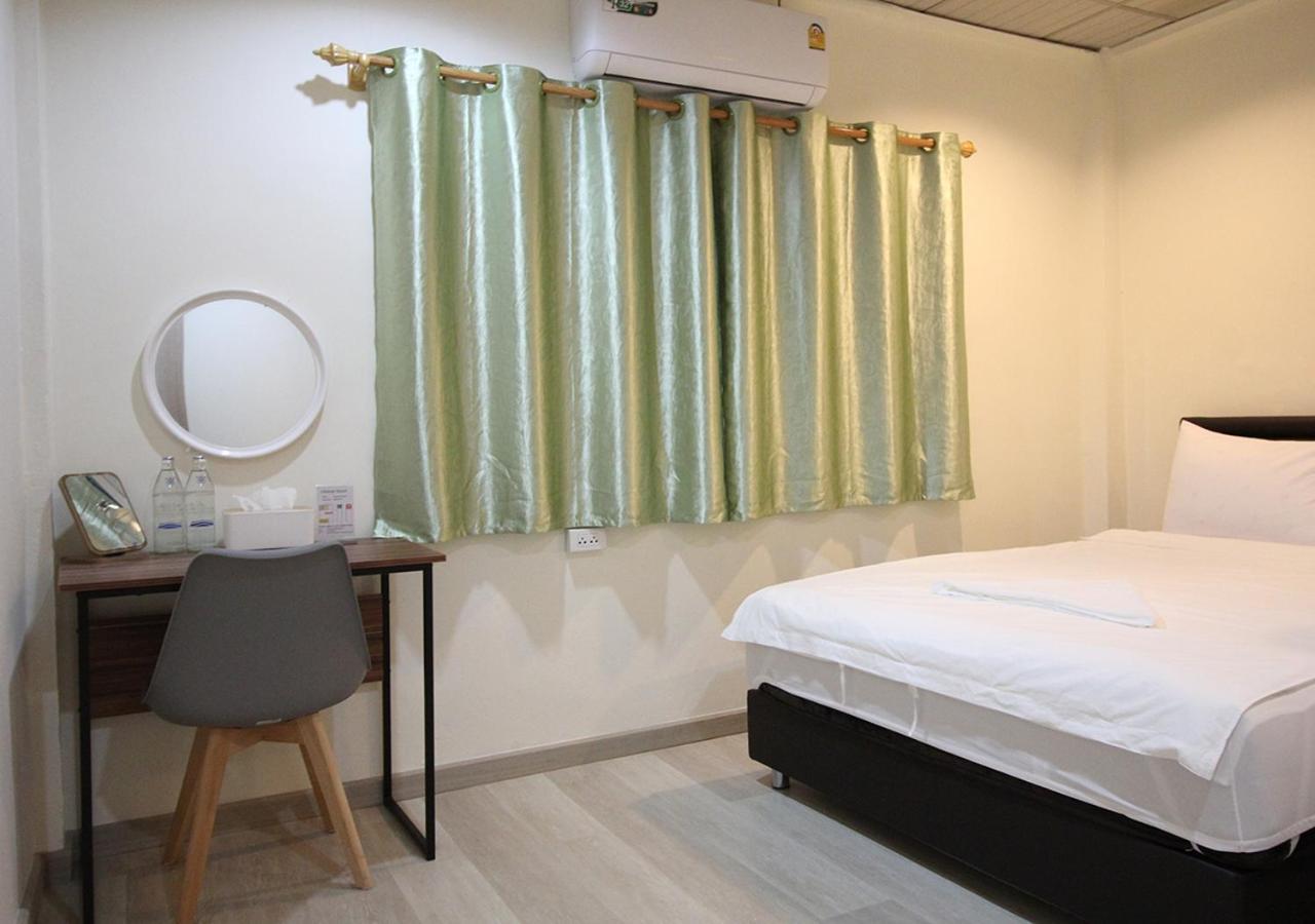 Chaiwat Hostel Bangkok Exteriör bild