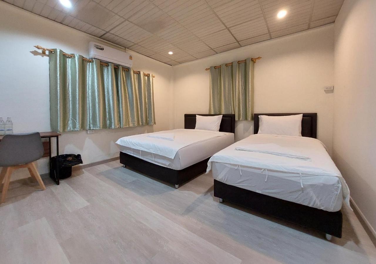 Chaiwat Hostel Bangkok Exteriör bild