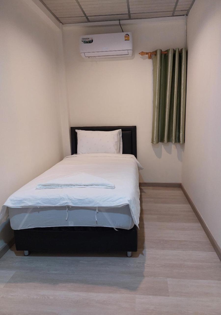 Chaiwat Hostel Bangkok Exteriör bild